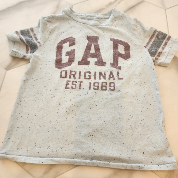 GAP, BOYS SIZE SMALL marled blue vintage vibe t-shirt with striped sleeve. - Picture 3 of 5